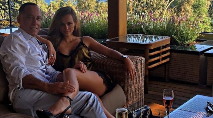 Сите се запрашаа што бара оваа убавица со старец, а таа им одговори (фото)