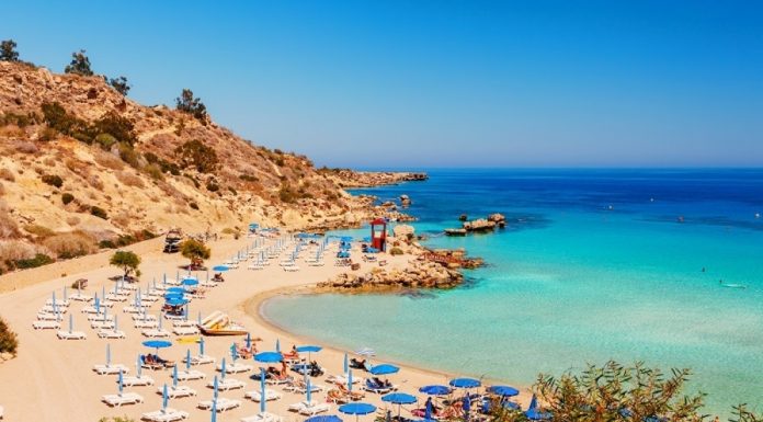 „CNN“ објави: 7 земји кои ќе ги отворат границите за туристите кои имаат примено вакцина