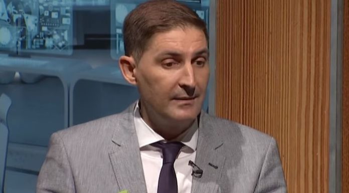 Д-р Чубрило го разби митот за јаболковиот оцет: Вака се пие правилно и помага за слабеење