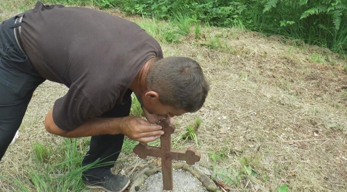 СРЕД ШУМА ДОАЃААТ ДА СЕ МОЛАТ И ДА ЈА НАЈДАТ ЉУБОВТА НА ЖИВОТОТ: Доаѓаат луѓе од секаде, се верува дека има МАГИЈА (ФОТО)